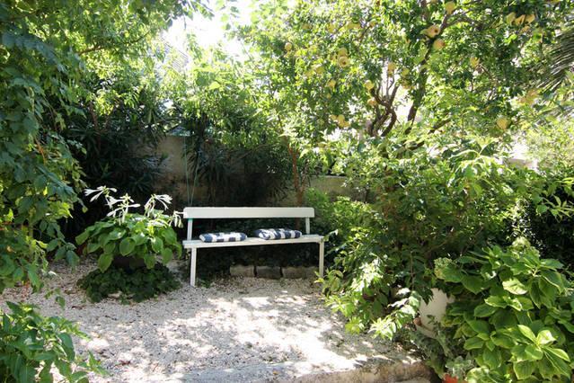 Eco-Apartments With Nice Garden Baška Voda Esterno foto