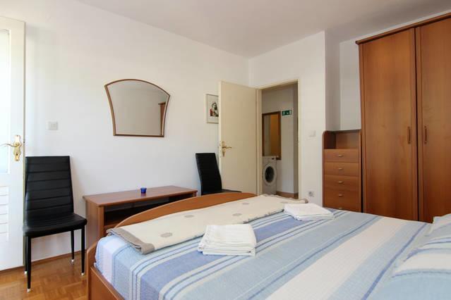 Eco-Apartments With Nice Garden Baška Voda Esterno foto